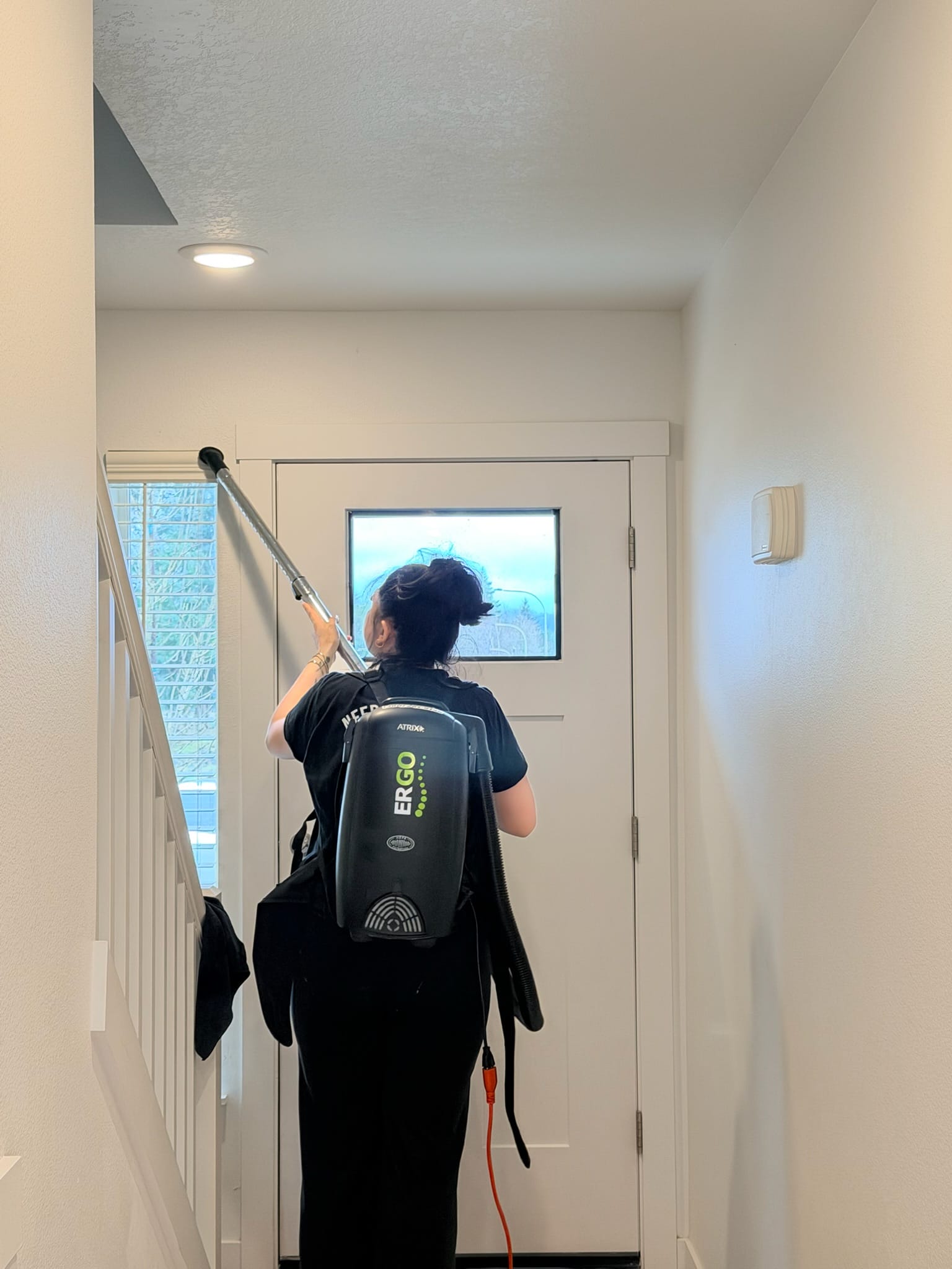 Residential detail vacuuming in an entryway